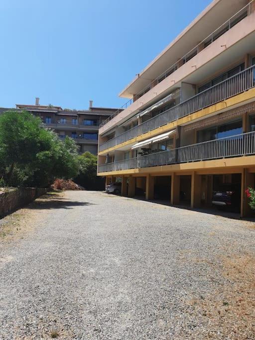 Spacious Marina & See View Appartment Cavalaire-sur-Mer Bagian luar foto